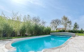 Blue Villa Near Disneyland Paris